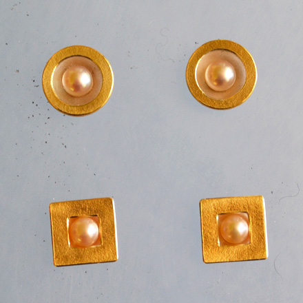 Ohrringe, Stecker, Silber 925, Feingold, naturfarbene Süßwasser Perlen, Robert Lucha, Ihr Goldschmied in Nürnberg